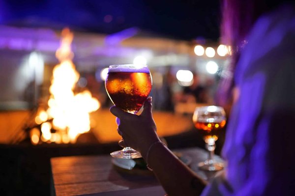 How to experience traditional British pubs without alcohol?